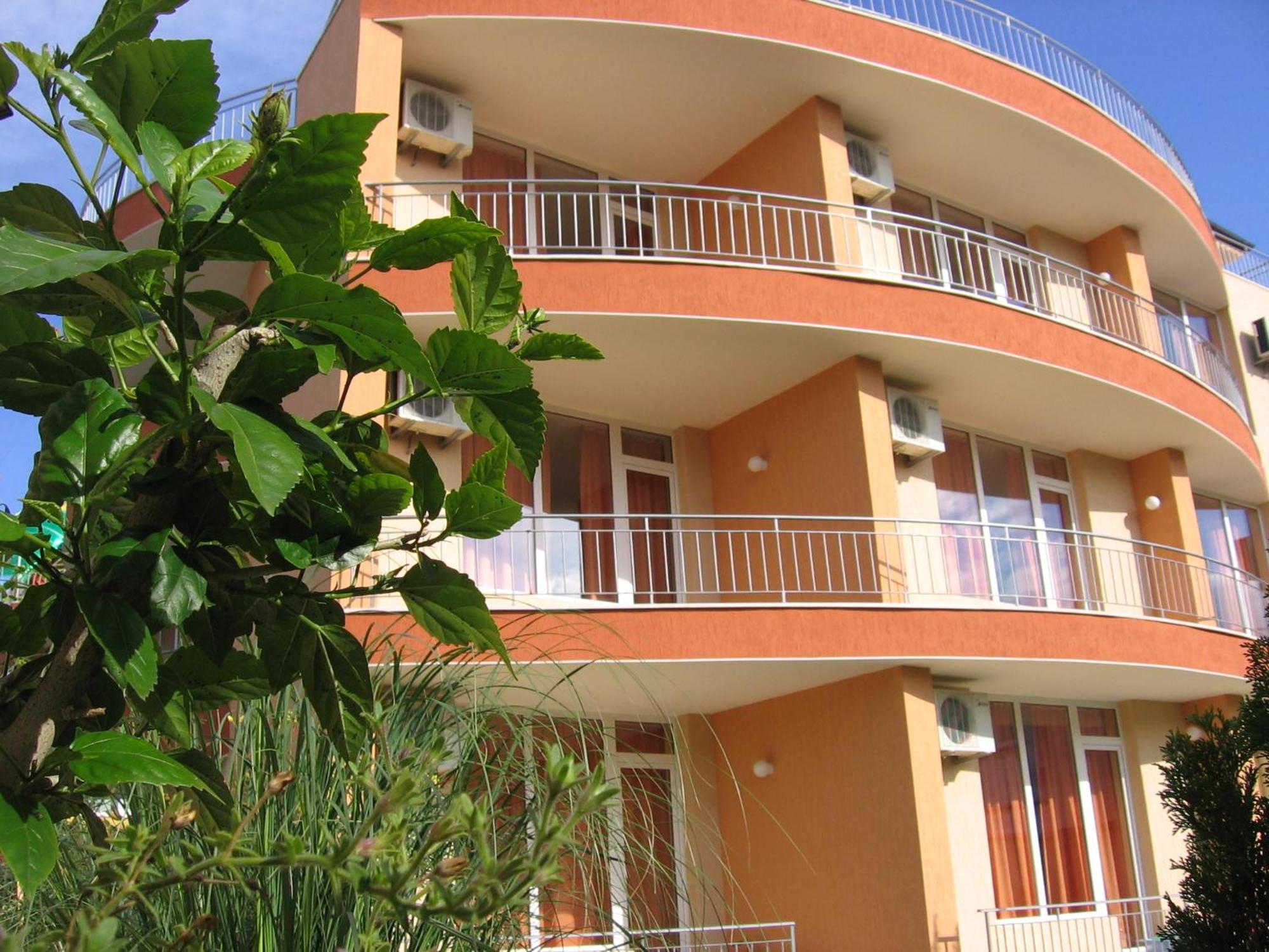 Family Hotel Deja Vu Ravda Exterior photo